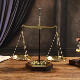 覆古金属天平秤模型摆件家居装饰品律师办公室高级感法律道具礼物