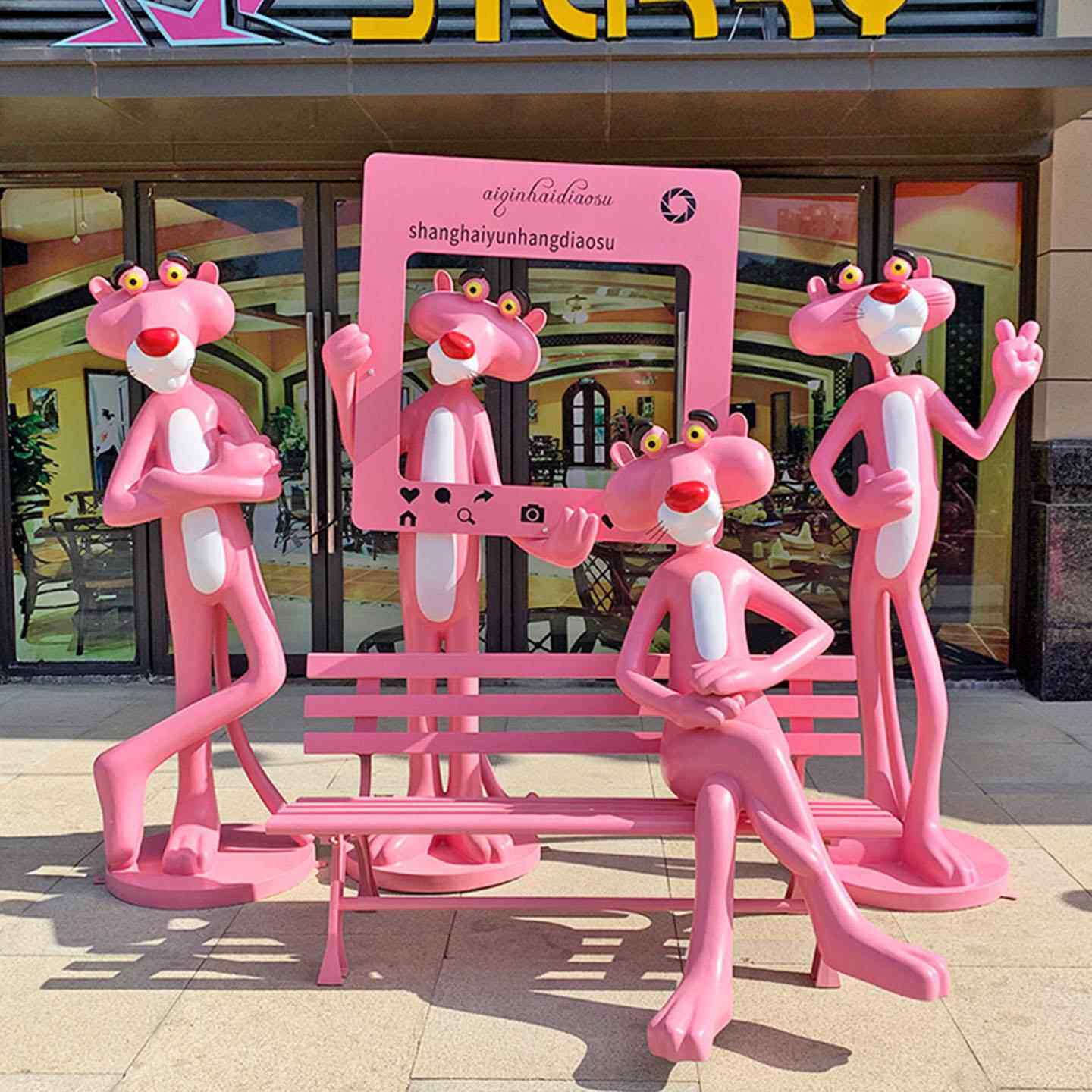 卡通粉红豹雕塑顽皮豹景区商场店铺门口户外美陈装饰网红打卡摆件
