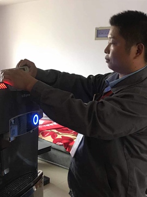 沁园RO反渗透纯水机怎么样？沁园和美的RO反渗透饮水机区别大吗