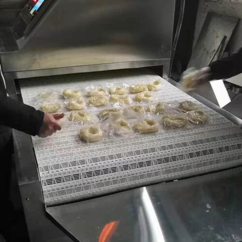 鲜米线专用微波杀菌机 带袋低温灭菌不软烂 流水线全自动生产