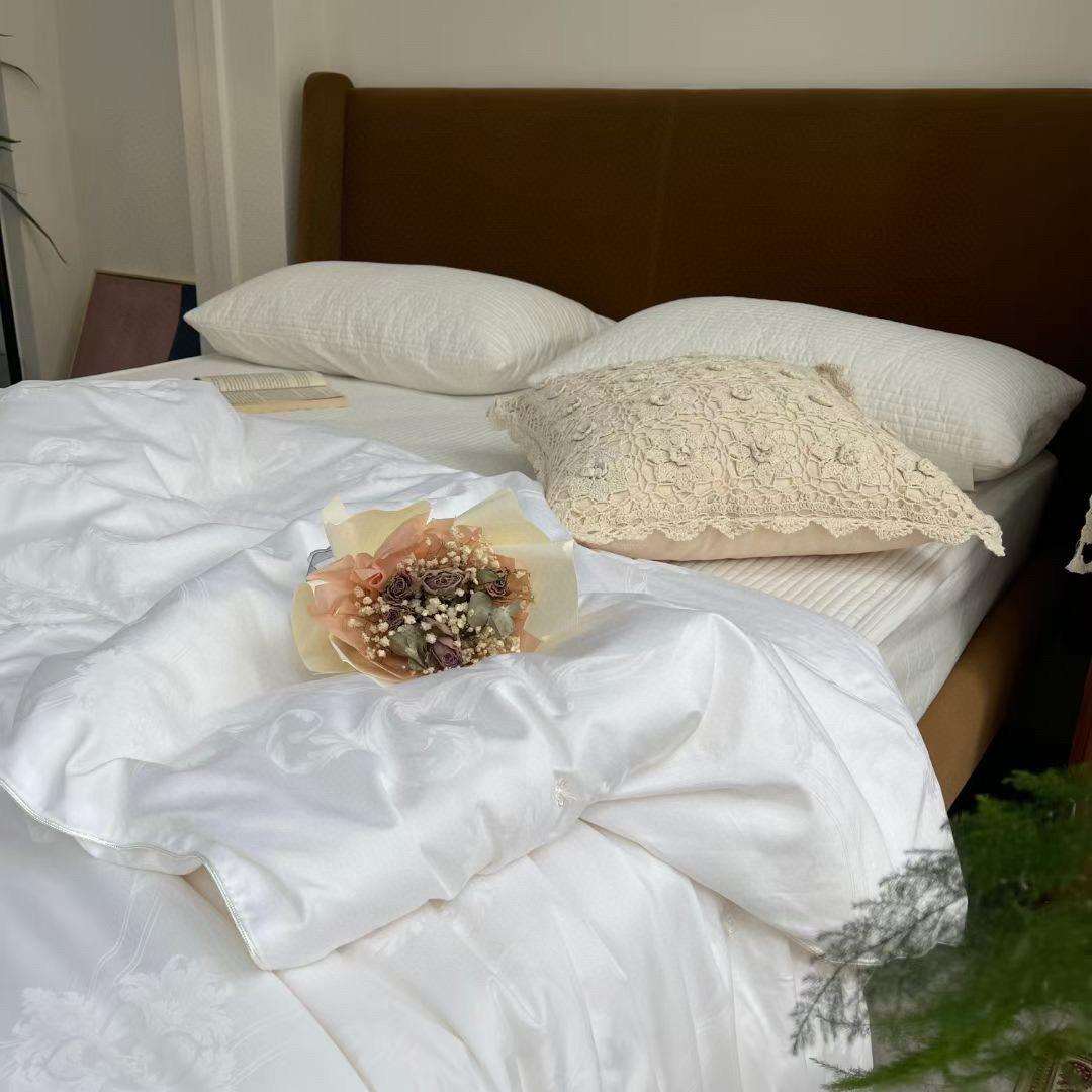 贡缎大提花宫桑蚕丝春秋被纯棉被芯自用/结婚陪嫁床品