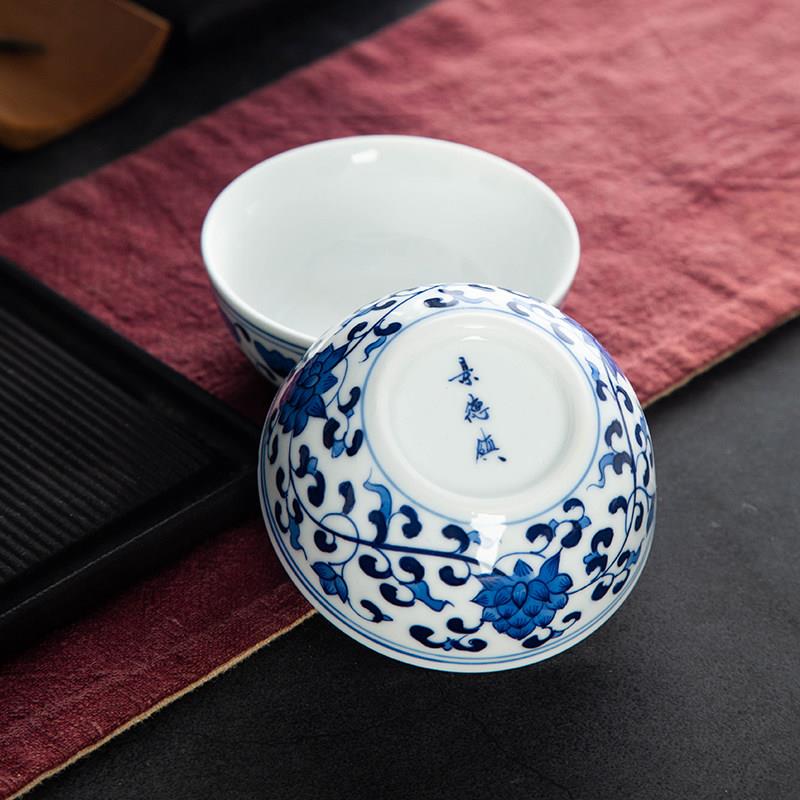 民间艺人手绘缠枝莲青花瓷主人杯景德镇陶瓷功夫茶杯普洱杯品茗杯