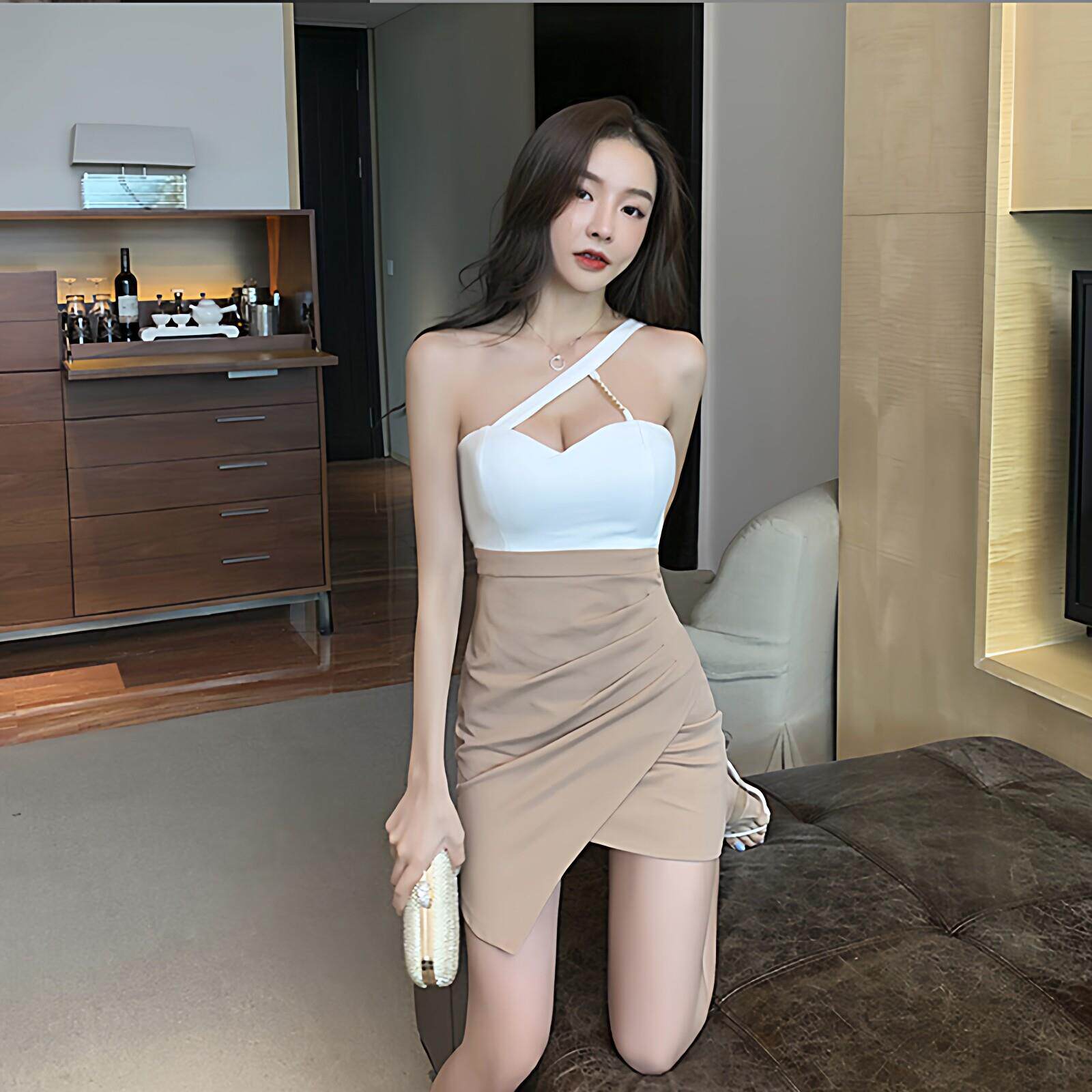 缪斯女神夜店风抹胸吊带小个子高级感蹦迪斜肩撞色褶皱高腰连衣裙