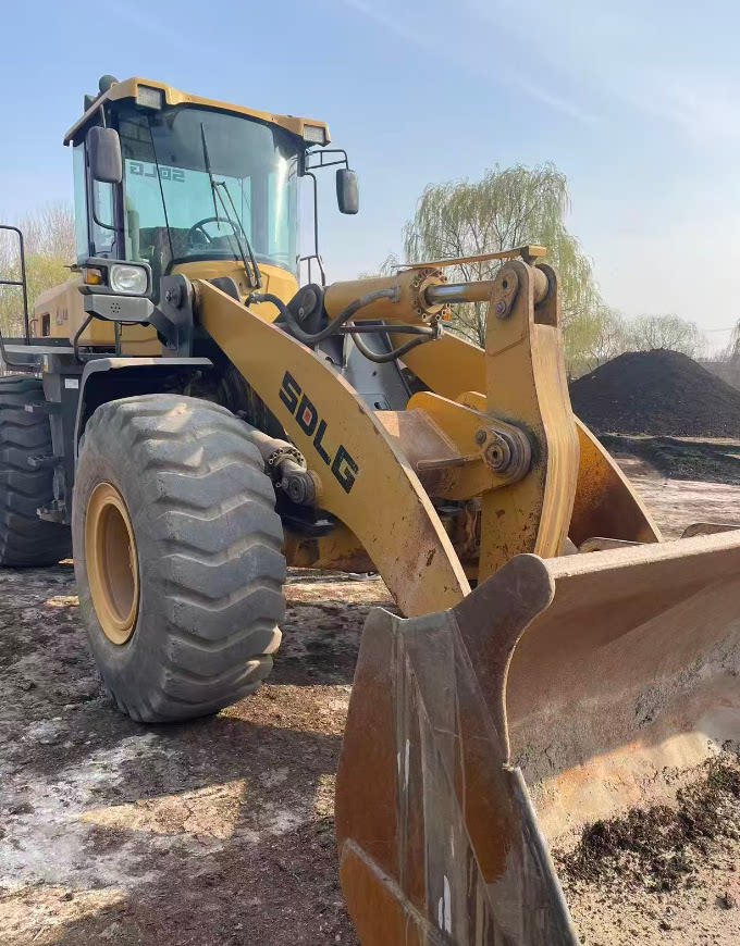 5月6日辽源21年工程机械临工955L装载机一辆网络拍卖公告