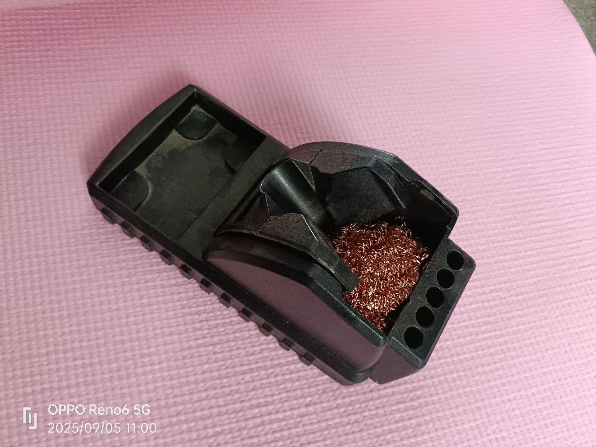 奥科 烙铁座 焊台支架 成色如图 看中直接拍 只有一个