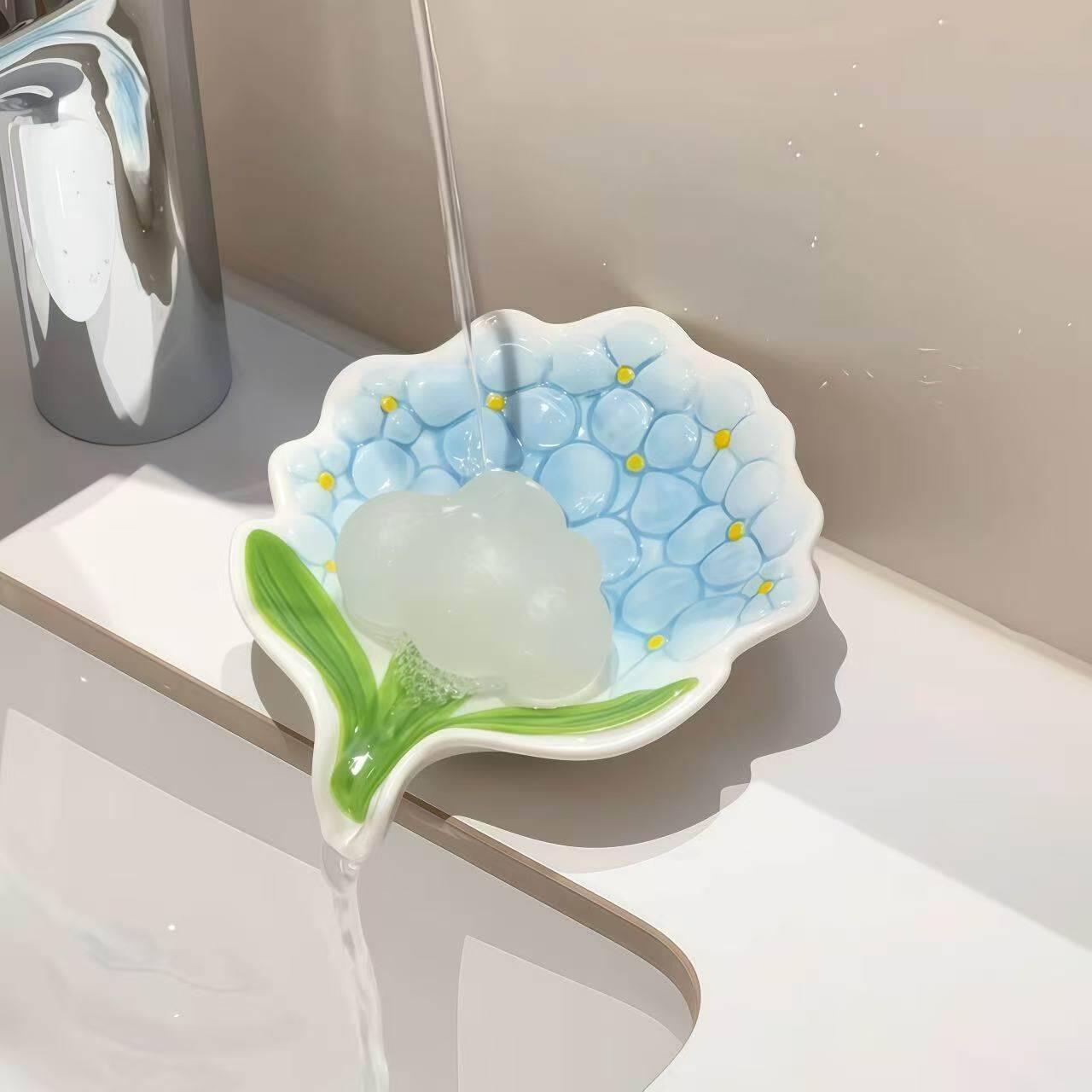 清新紫阳花信沥水皂碟家用免打孔香皂碟卫生间洗漱台可沥水肥皂盒