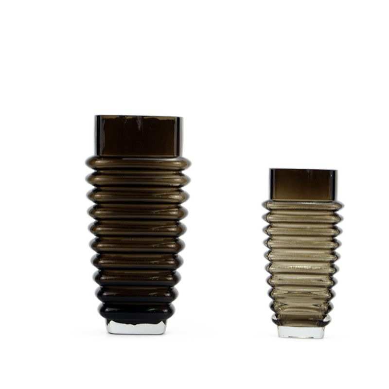 简约现代玄关大气茶色螺旋电视柜卧室客厅卧室样品间插花玻璃花器