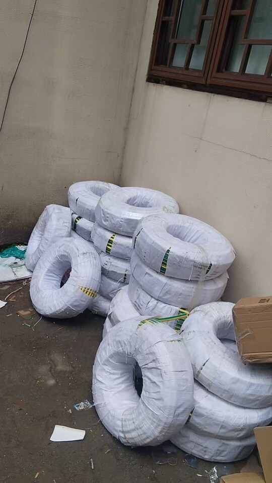 4月22日湖州市非标铜芯电线一批共10卷（每卷长约90米，重约85斤）总重约850斤网络拍卖公告