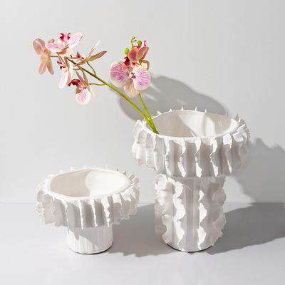 现代简约白色花纹螺纹边陶瓷花瓶磨砂抽象软装饰品客厅摆件售楼处