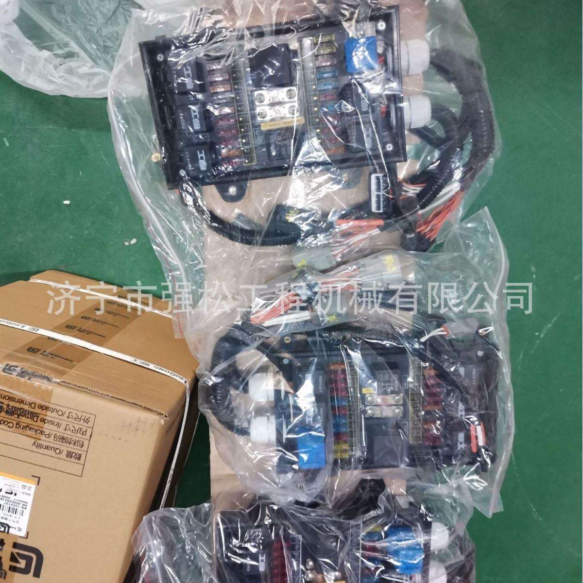 柳856H电气集中控制盒 装载机全车配件驾驶室变速箱 油管油缸