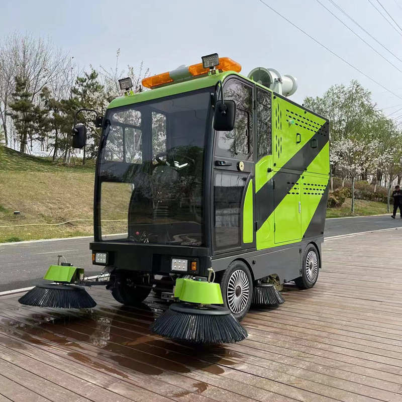 鲁鸿驾驶室电动清扫扫地车 工厂园区清扫卫生尘土扫地机