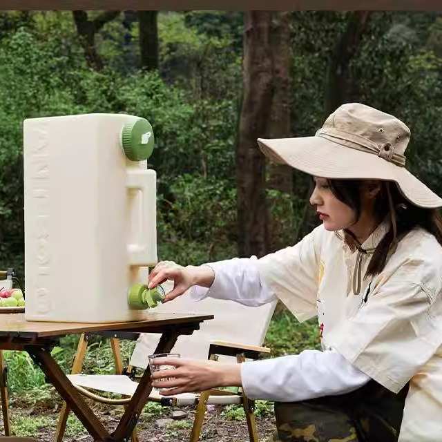 新款户外露营便携式手提车载储水箱带龙头食品级长方大容量水桶