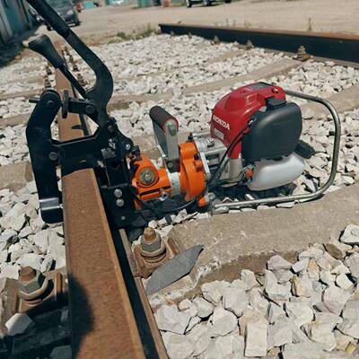 铁路用NGZ-31钢轨钻孔机便携式轨道打眼机铁轨养护自动给水打孔机