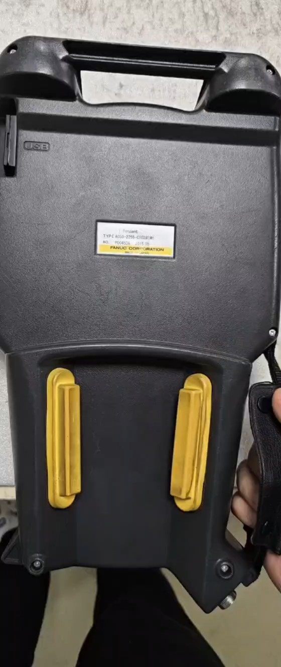 发那科机器人示教器A05B-2255-C102原装拆机，实物