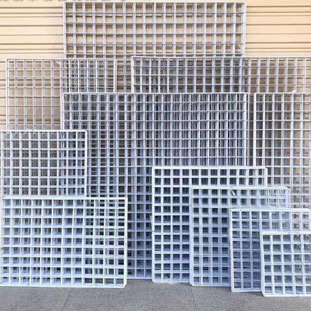 白色焊接丝浸塑网铁片货架置物网吊顶饰网NHR植物爬装藤网防围护