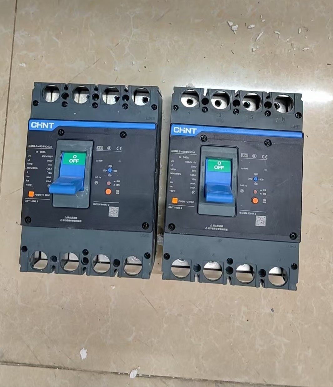 正泰漏电开关350A，外观漂亮，一个300元。