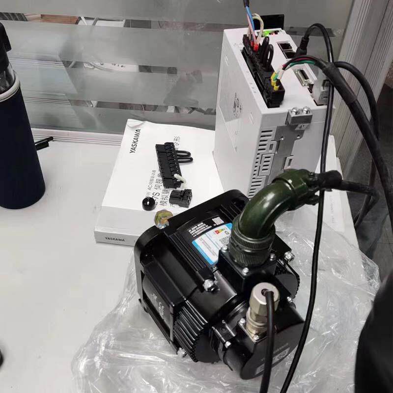 SGMMG-20A3C61 安川伺服电机SGMMG-20A3C6C 驱动器 SGPMS-9R0A10A