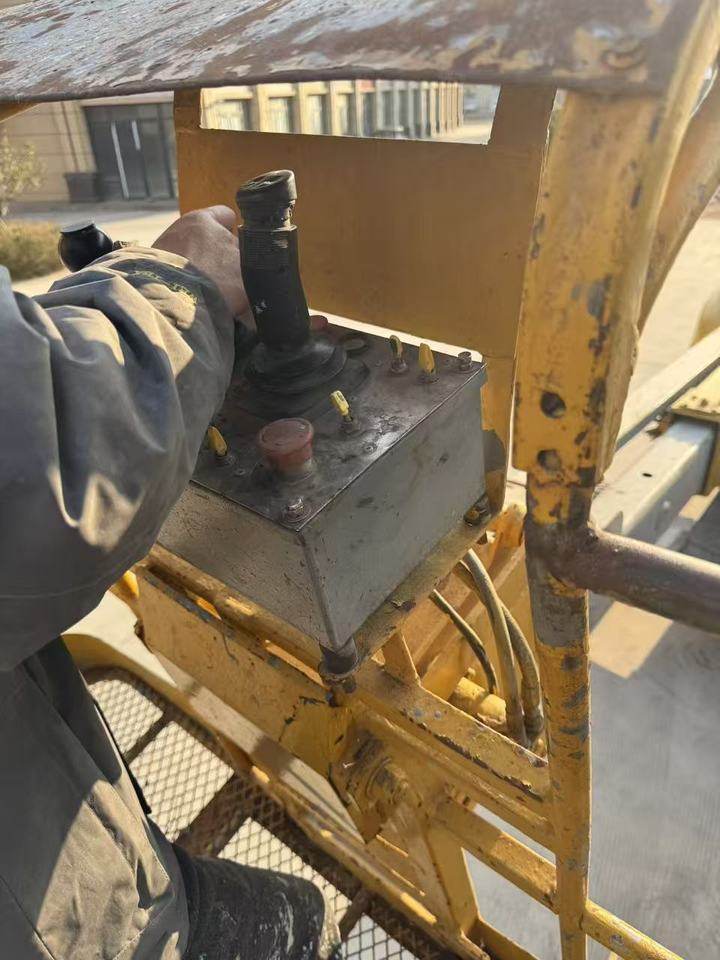 1月9日平顶山皓乐特柴油曲臂高空作业车一台作业高度16米网络拍卖公告