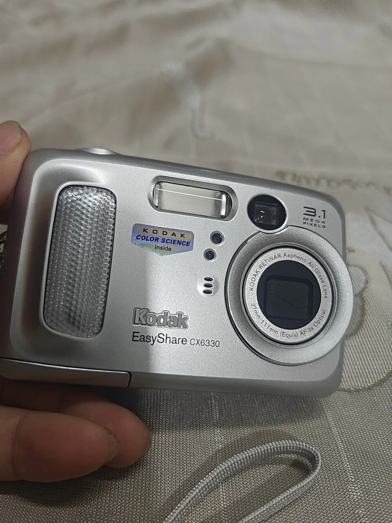 柯达cx6330数码相机，310万像素，3倍光学变焦