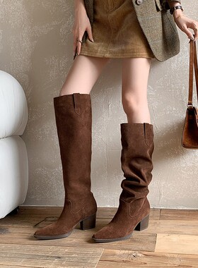 【意大利】René Vanvilla气质出众?粗跟6.5cm 麂皮宽筒堆堆靴女