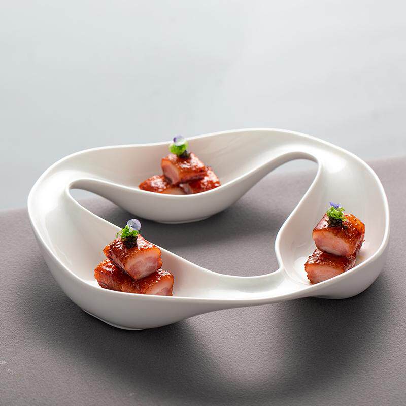 网红特色环游世界陶瓷餐具酒店餐厅异形冷菜拼盘纯白三四味凉碟子