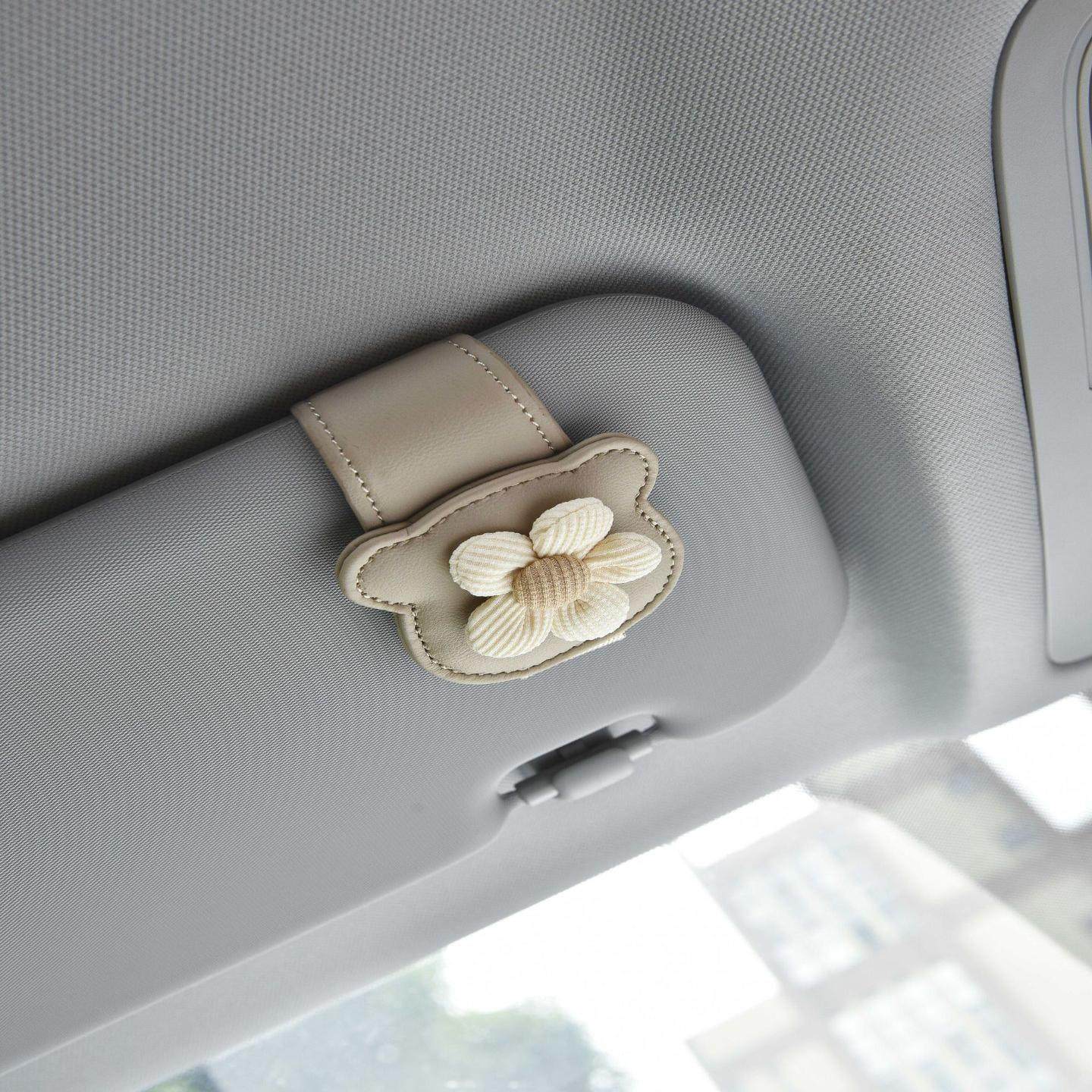 车载眼镜夹汽车用遮阳板收纳车内气质小花墨镜盒车上挂眼镜放置架,汽车用品/电子/清洗/改装,车用眼镜夹/票据夹,淘宝优惠券,粉丝福利购,淘宝优惠卷