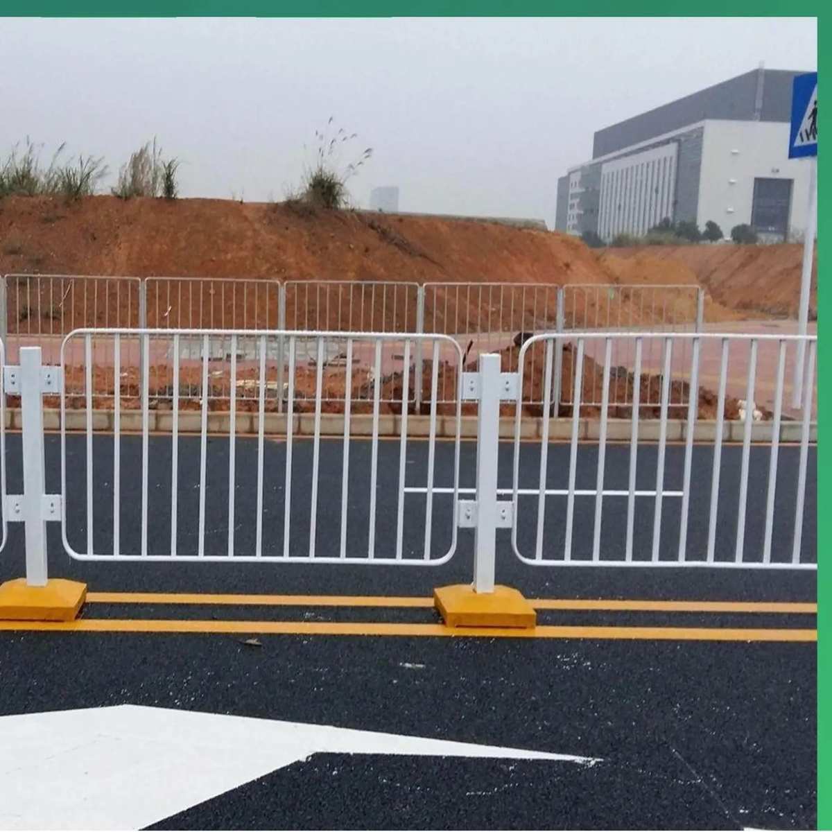 东莞厂家马路人行道隔离基坑护栏钢港式围挡市政道路交通围栏批发