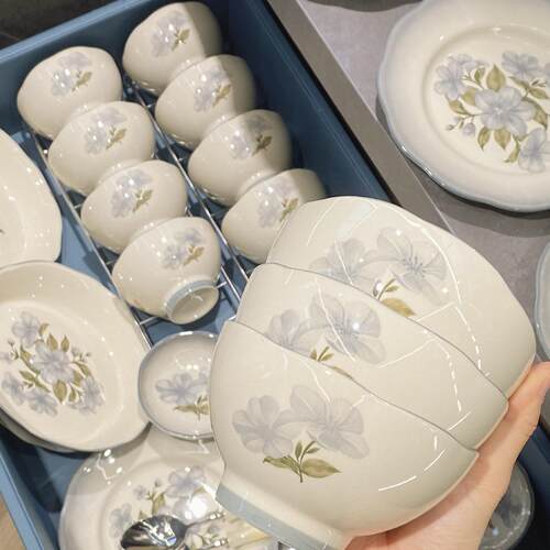 浅蓝碗碟套装家用奶呼呼釉下彩小清新饭碗盘子陶瓷餐具碗具2025款