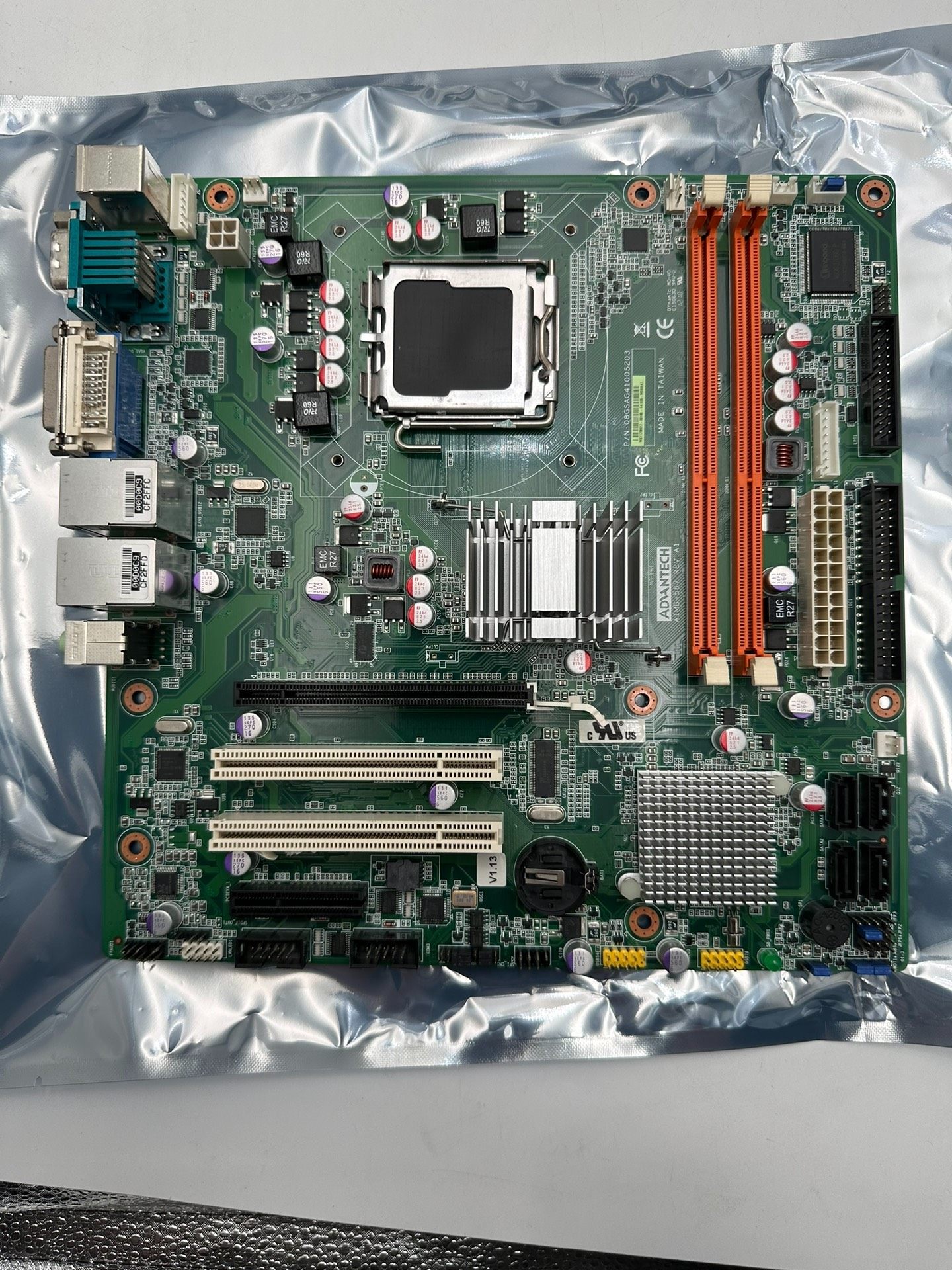 研华aimb-567 775针脚，双网口 成色新  包好