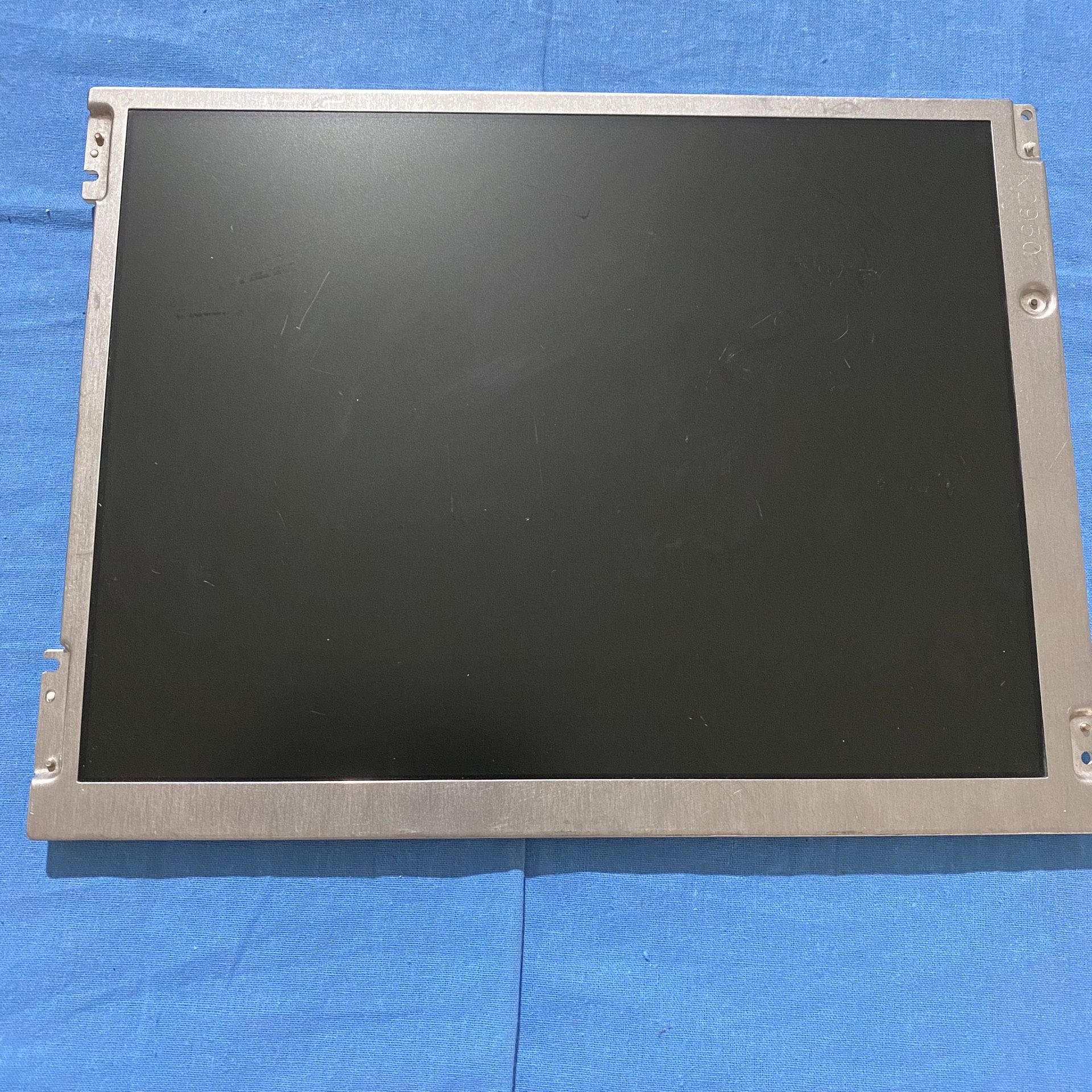 SHARP 显示屏 LQ121S1DG41 K2950 数量