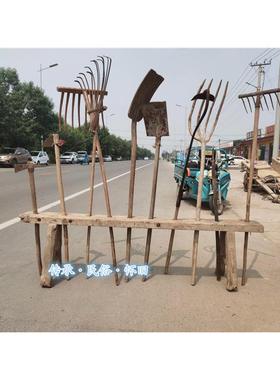 民俗老物件旧农具农民农耕文化木掀木三叉铁锄头铁锨竹木耙博物馆