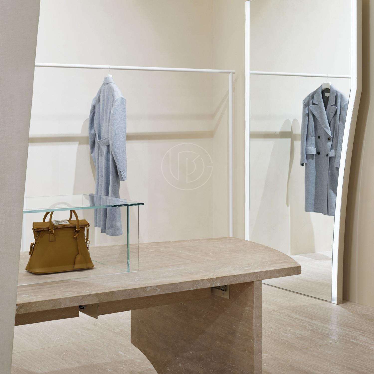 高级服装店别墅天然洞石餐桌艺术石材大理石设计师饭桌墩子边角几
