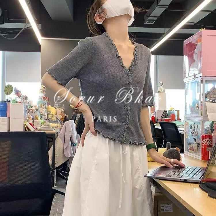 法国SOEUR BKAC法式灰色V领木耳边冰丝针织短袖T恤女夏设计感上衣
