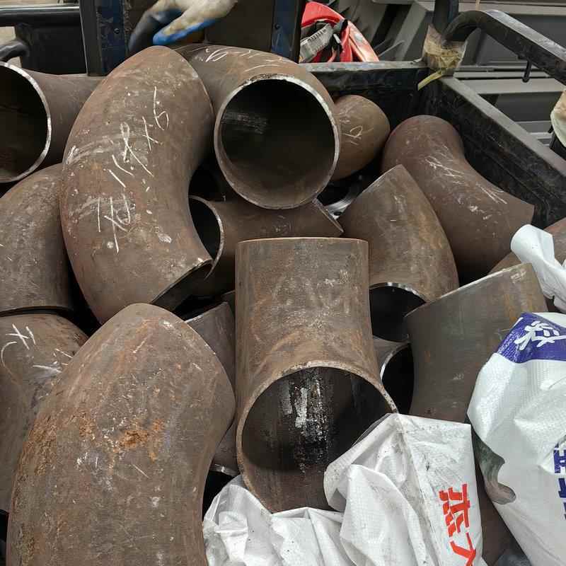 不锈钢无缝推制焊接弯头90度变径碳钢管件不锈钢大口径对焊弯头