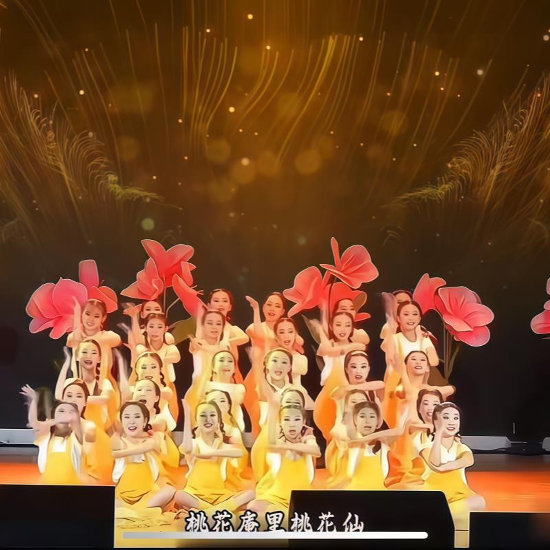 向阳花舞蹈服儿童黄色背带裤演出服少儿沙滩帽太阳帽草帽跳舞道具