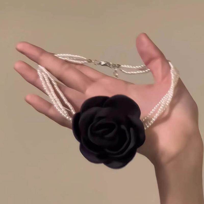 高级感复古黑色立体玫瑰花珍珠choker颈链花朵设计法式气质锁骨链
