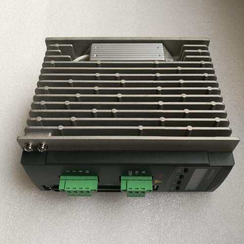流伺服驱动器 QS7AA020M 200-230V AC 1PH 50/60Hz