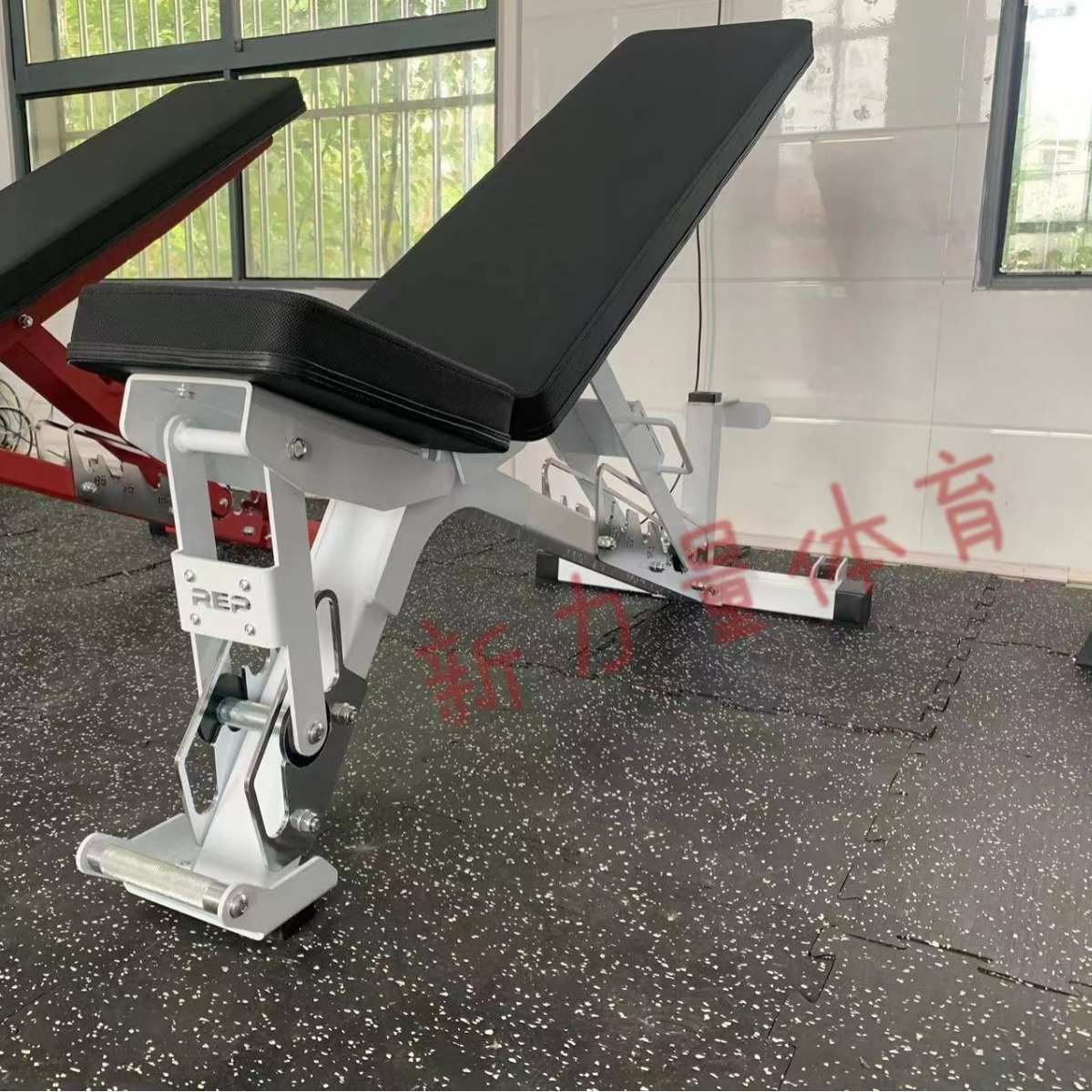 凳家用锯齿多功能 哑铃节商用健身rep椅可调健身器材调节凳电镀