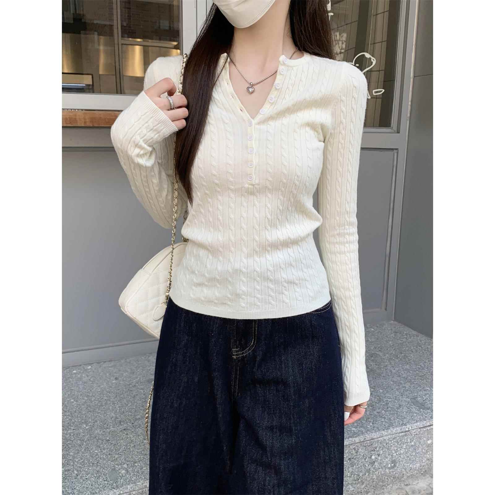 修身显瘦半开领麻花纽扣针织上衣女秋冬设计感韩系百搭毛衣打底衫