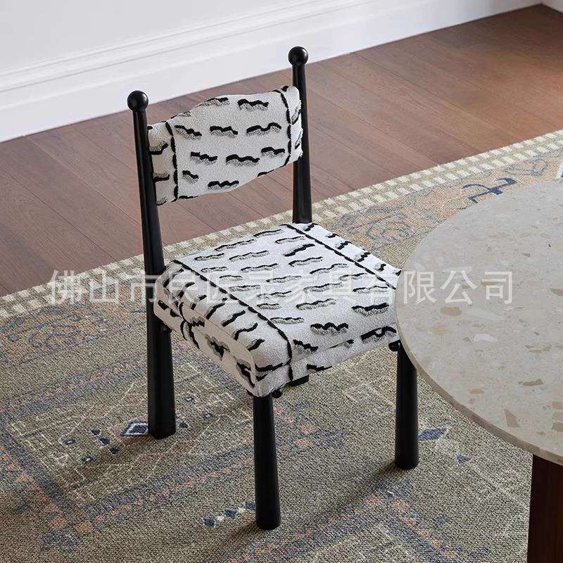 法式复古实木餐椅设计师家用简约中古餐桌椅卧室轻奢白蜡木梳妆椅
