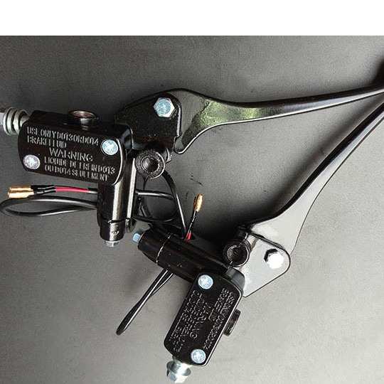 小龟王电摩电动车刹车上泵碟刹泵液压刹车泵M10镜孔8mm通用
