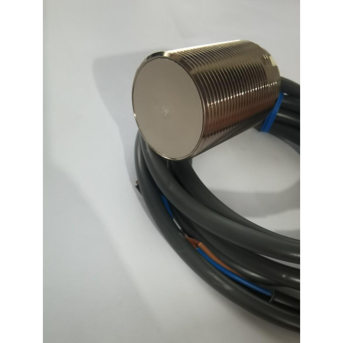 接近开关 E2EM-X15C2