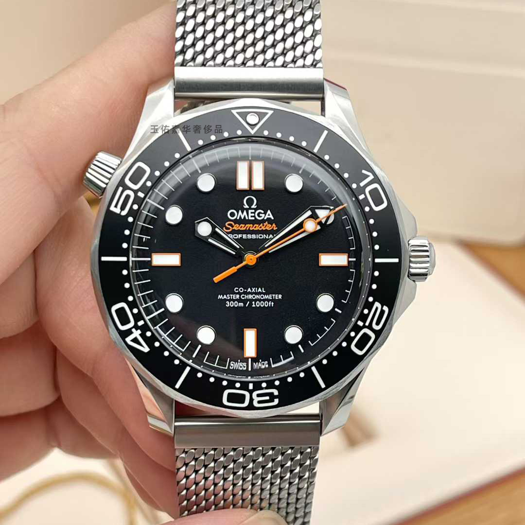 全套 99新欧米茄海马300自动机械男手表210.30.42.20.01.018