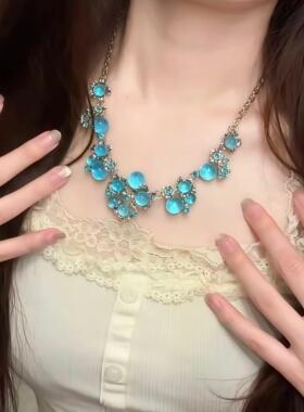 海的秘密！蓝色水晶花朵项链海边度假风氛围感锁骨链轻奢气质吊坠