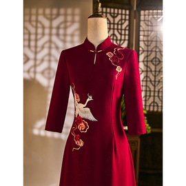 红色旗袍2023冬季长袖喜婆婆婚宴装结婚礼服妈妈高端刺绣冬天