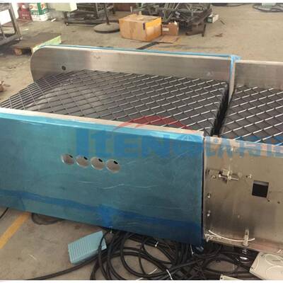 机场值机输送机行李过渡等待输送机机场行李传送带设备厂家