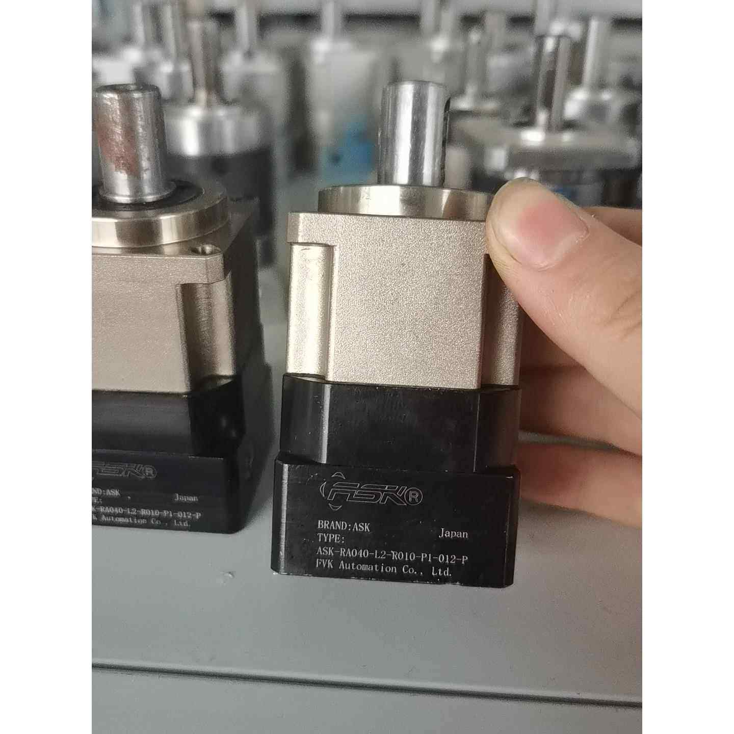 标价是空箱-FSK原装伺服行星减速机，型号ASK-RA040-L2-议价