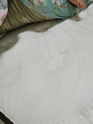 慕思和丝涟哪个床垫好?来多一点评测说下优制