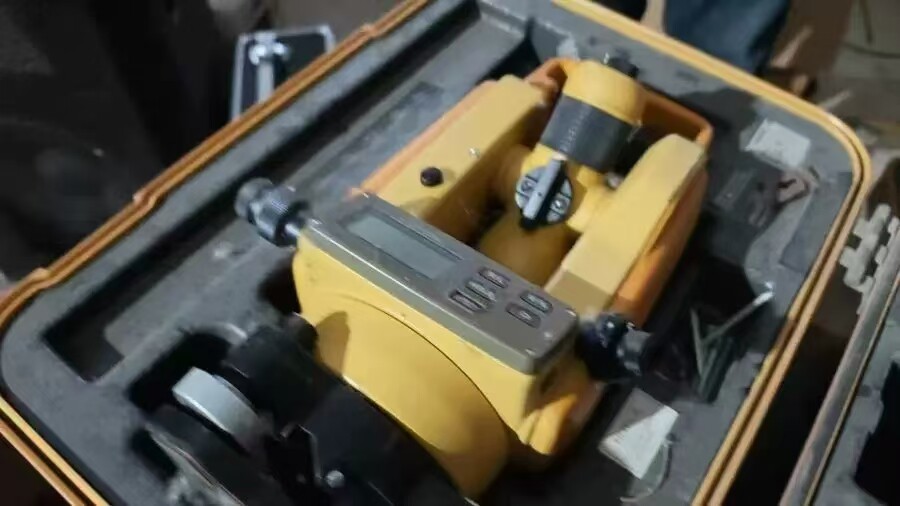 1月16日北京【京械9711】单位淘汰报废处置拓普康经纬仪一台网络拍卖公告