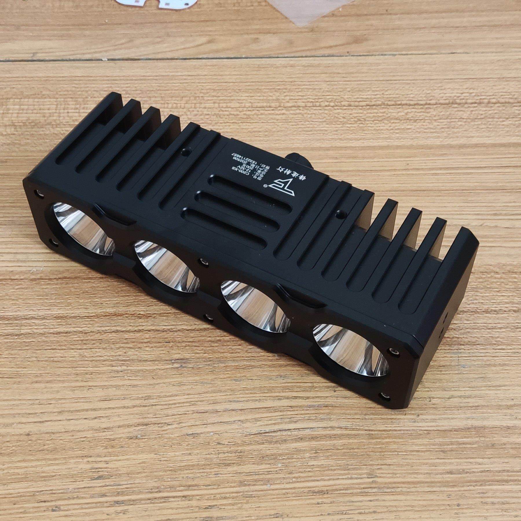 C200款式锋途摩托 托汽车外置大功率强光激光中网雾灯改装铺路射